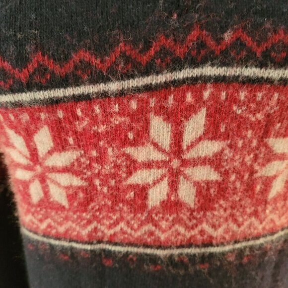 Navy Blue Wool Blend Nordic Sweater With Snowflake Pattern & Zip Collar - Picture 2 of 7